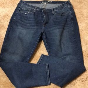 Ladies Universal Thread Skinny Jeans. Size 18